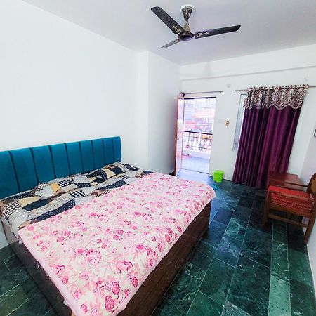Pushpa Vatika Otel Faizābād Dış mekan fotoğraf