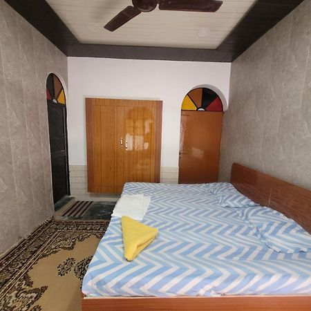 Pushpa Vatika Otel Faizābād Dış mekan fotoğraf