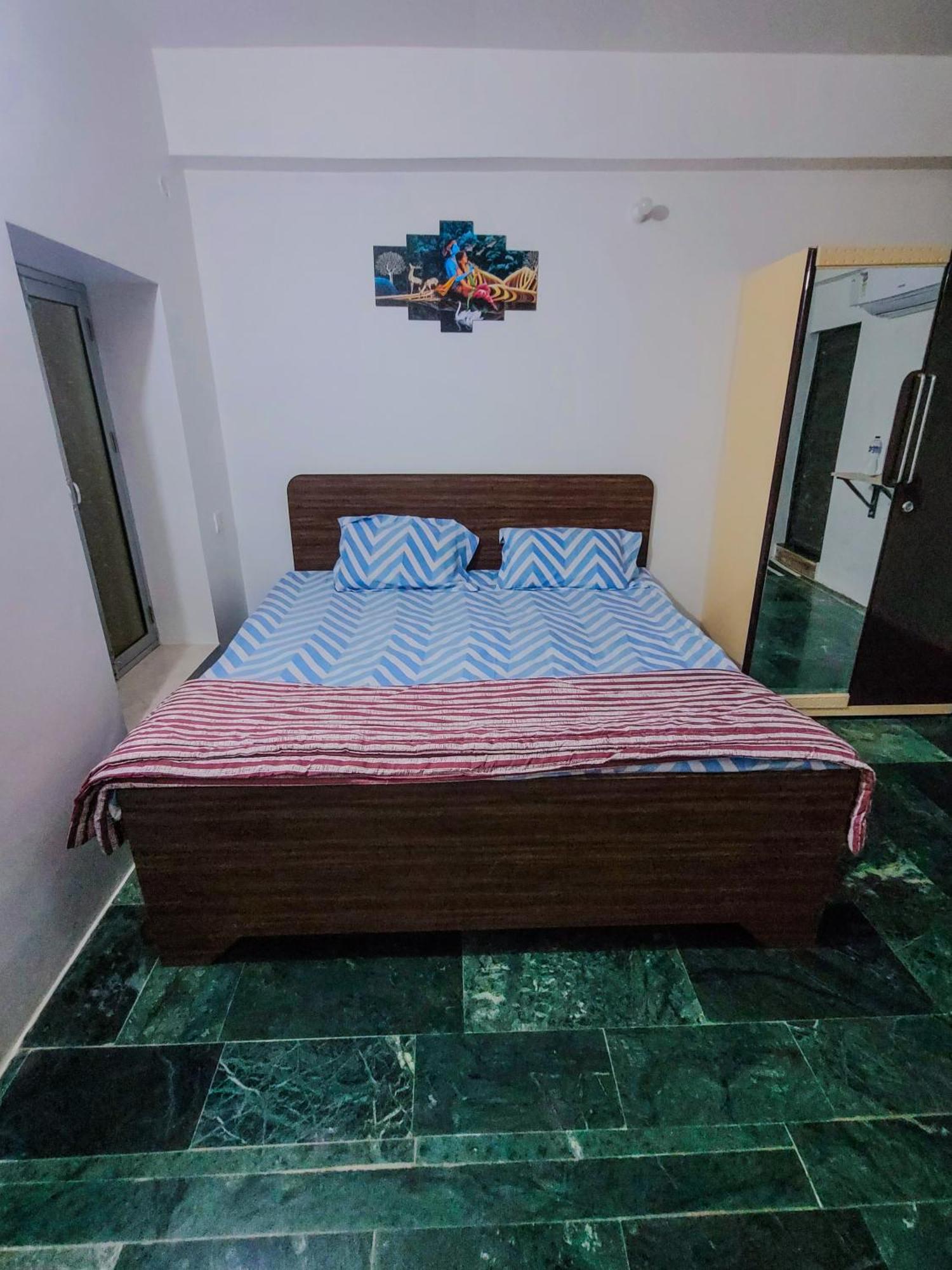 Pushpa Vatika Otel Faizābād Dış mekan fotoğraf