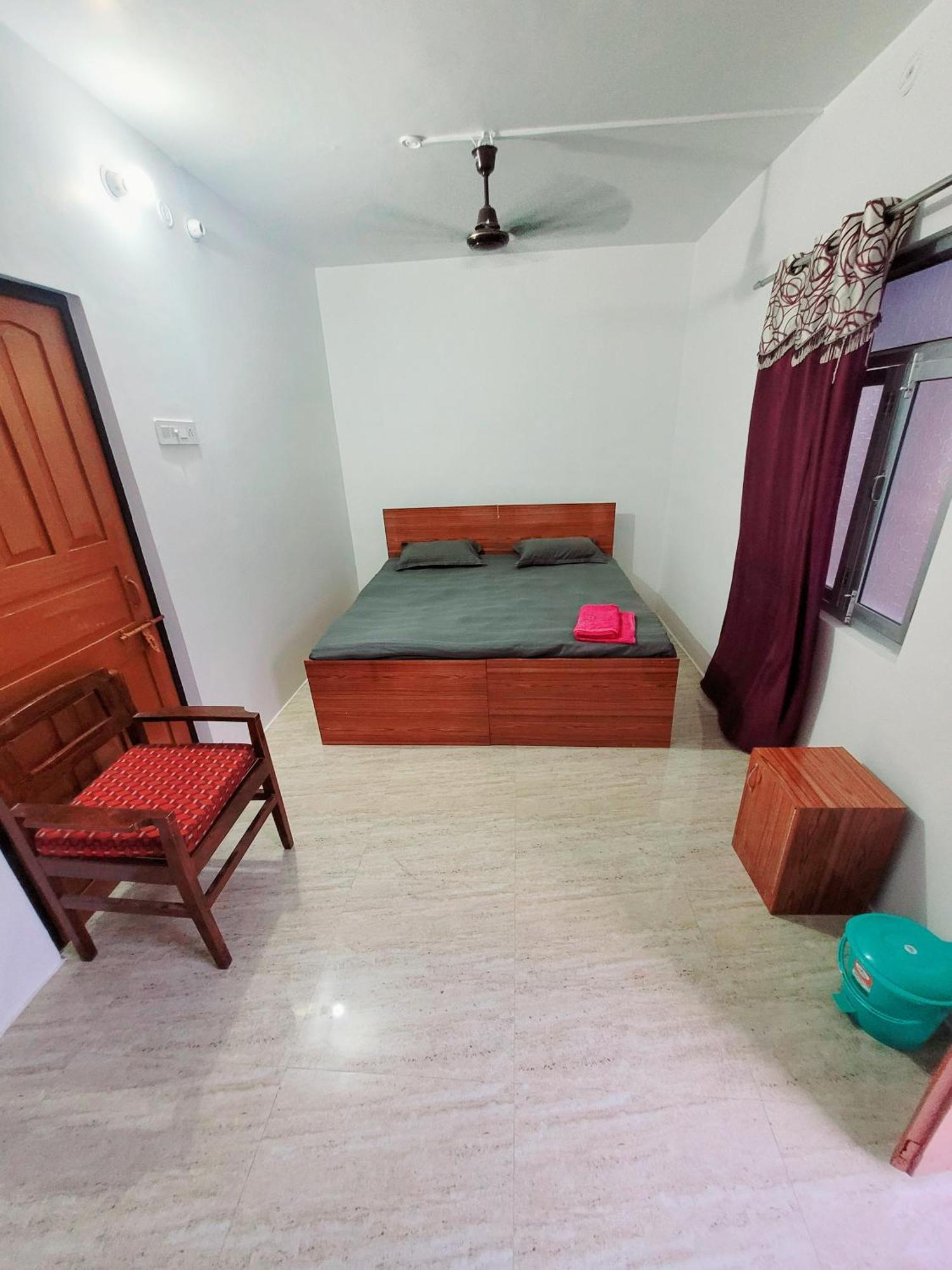 Pushpa Vatika Otel Faizābād Dış mekan fotoğraf