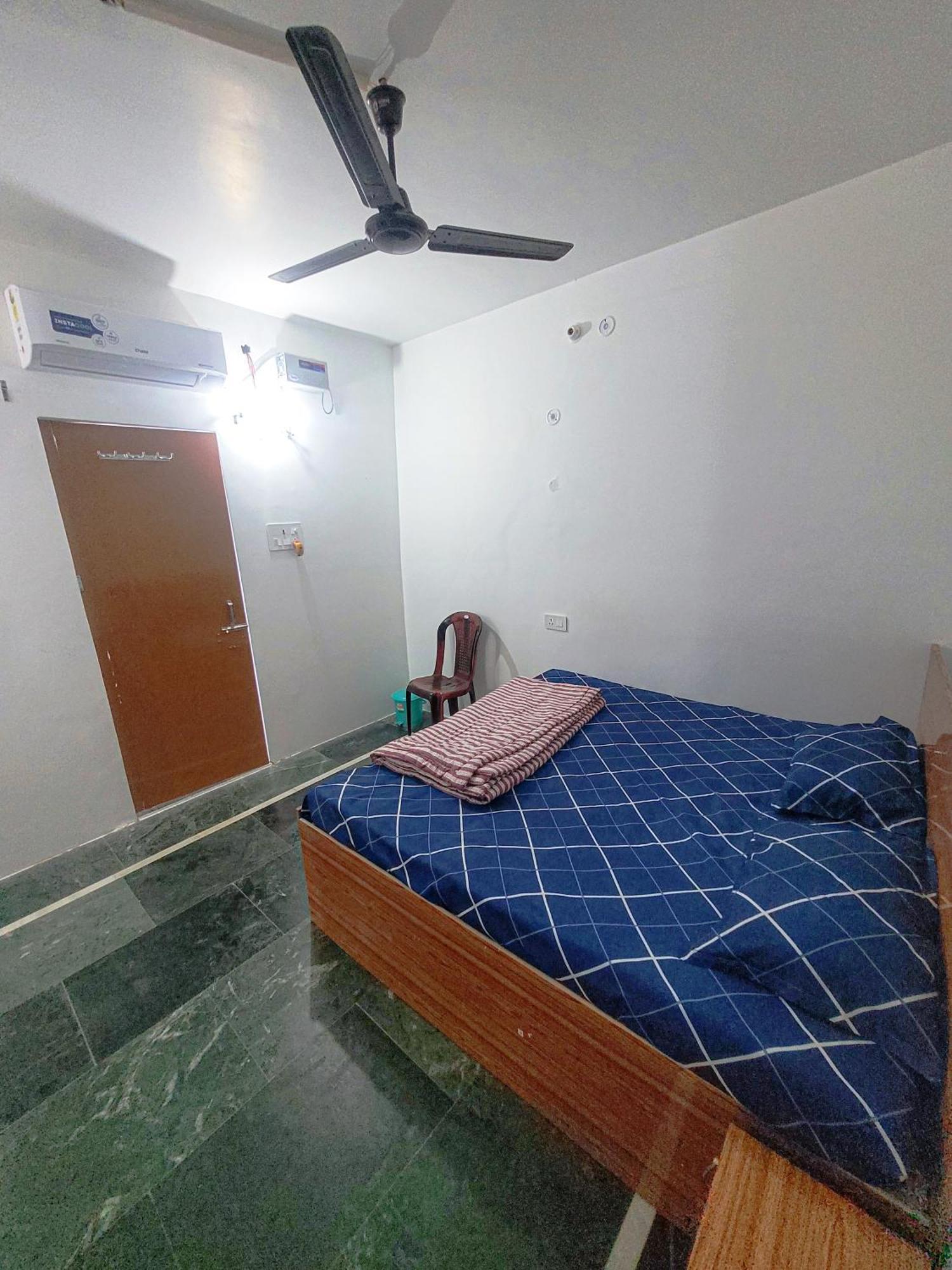 Pushpa Vatika Otel Faizābād Dış mekan fotoğraf